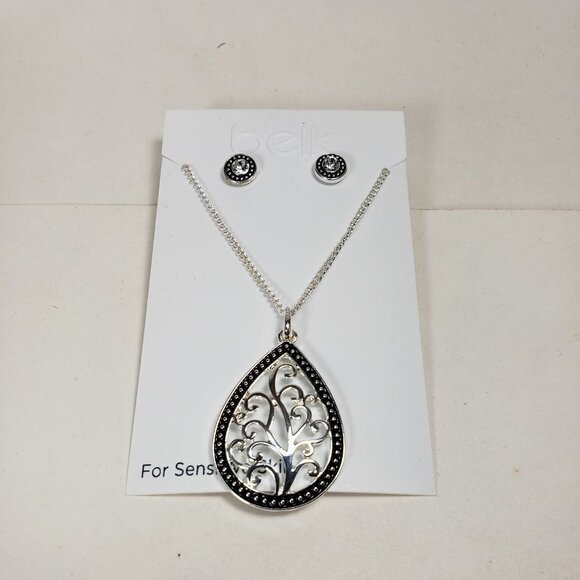 Polished Silver tone & Black Filigree Pendant Necklace, with Matching Earring - Picture 4 of 7